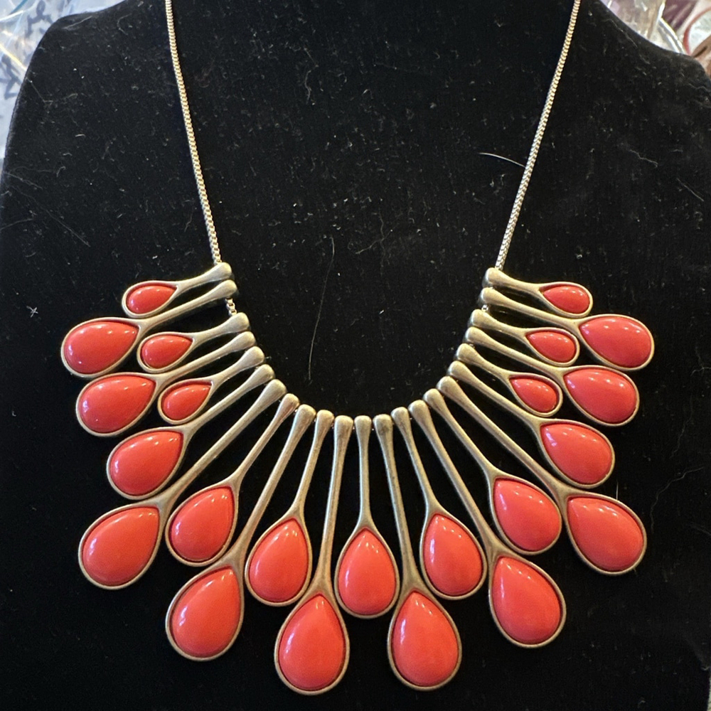 Vintage Retro Red Spoon Shaped Tear Drop Goldtone Statement Necklace BoxChain